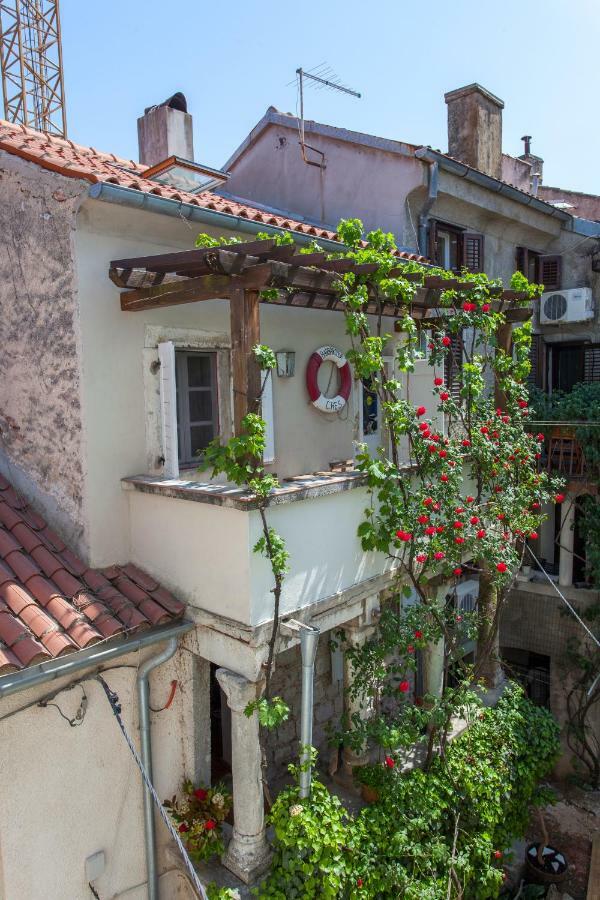 크레스 Barbarossa House With Parking 아파트 외부 사진